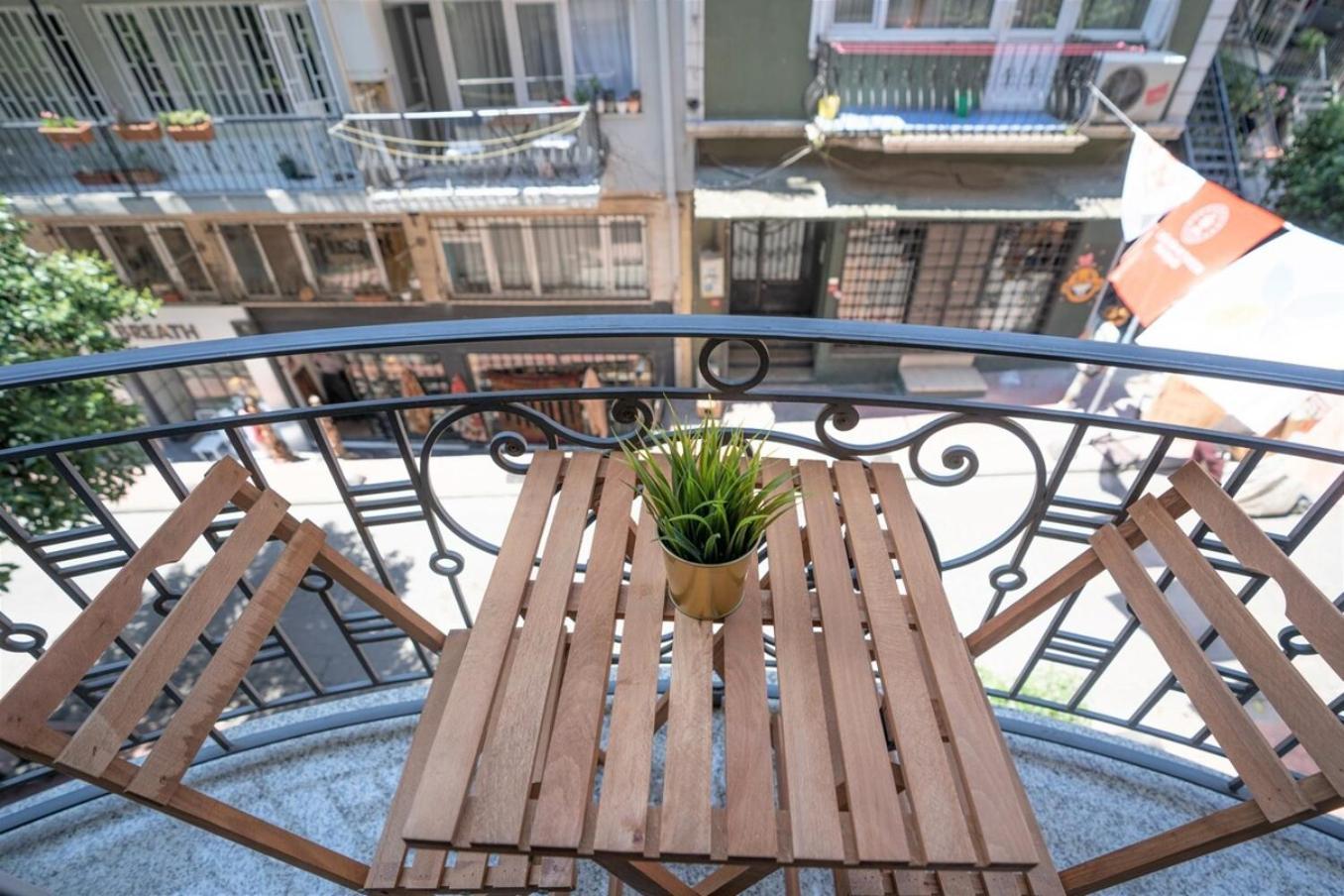 Cukurcuma 2br Stylish Interior Appartement